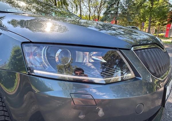 Skoda Octavia cena 44990 przebieg: 224000, rok produkcji 2016 z Koszalin małe 211